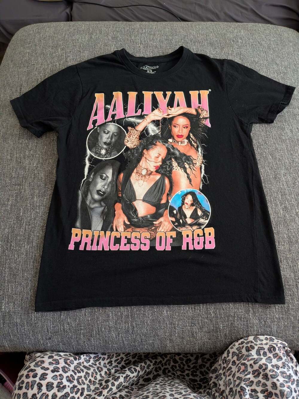 Aaliyah Princess of R&B Graphic T-Shirt Black Size M